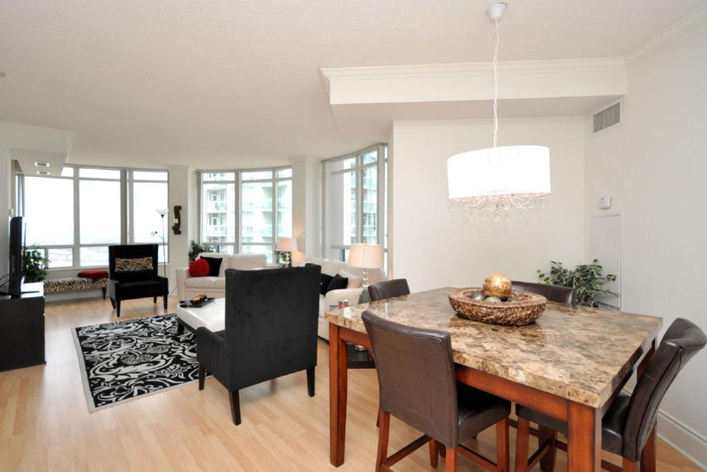 Napa Furnished Rental Apartments Square One Mississauga Szoba fotó