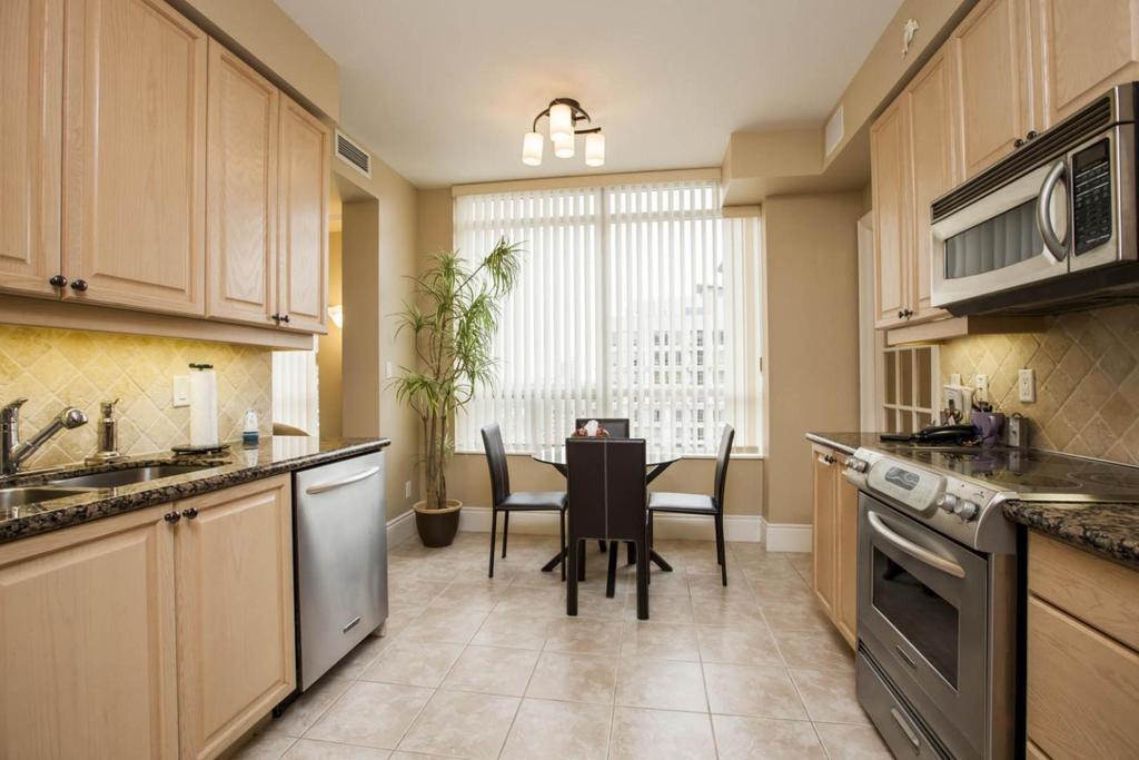 Napa Furnished Rental Apartments Square One Mississauga Szoba fotó